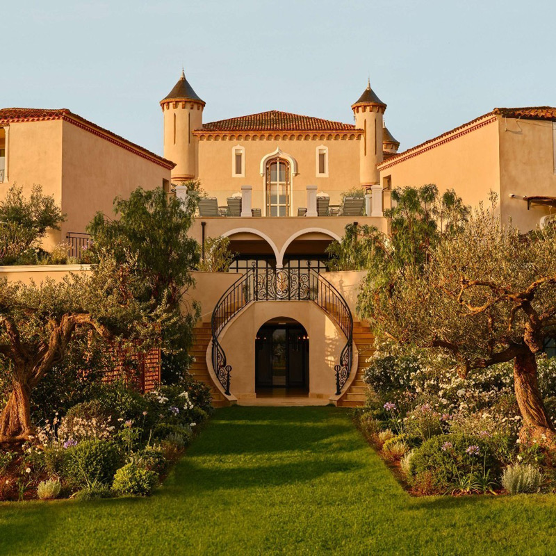 The White Lotus - Les Airelles Saint-Tropez - Château de La Messardière