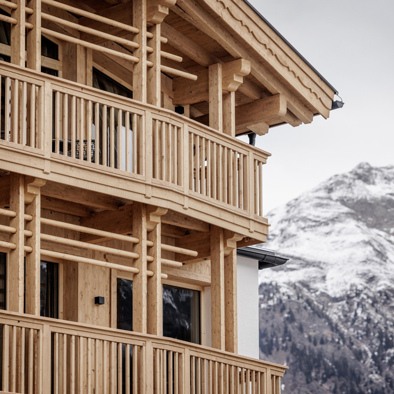 Leni Mountain Lodge